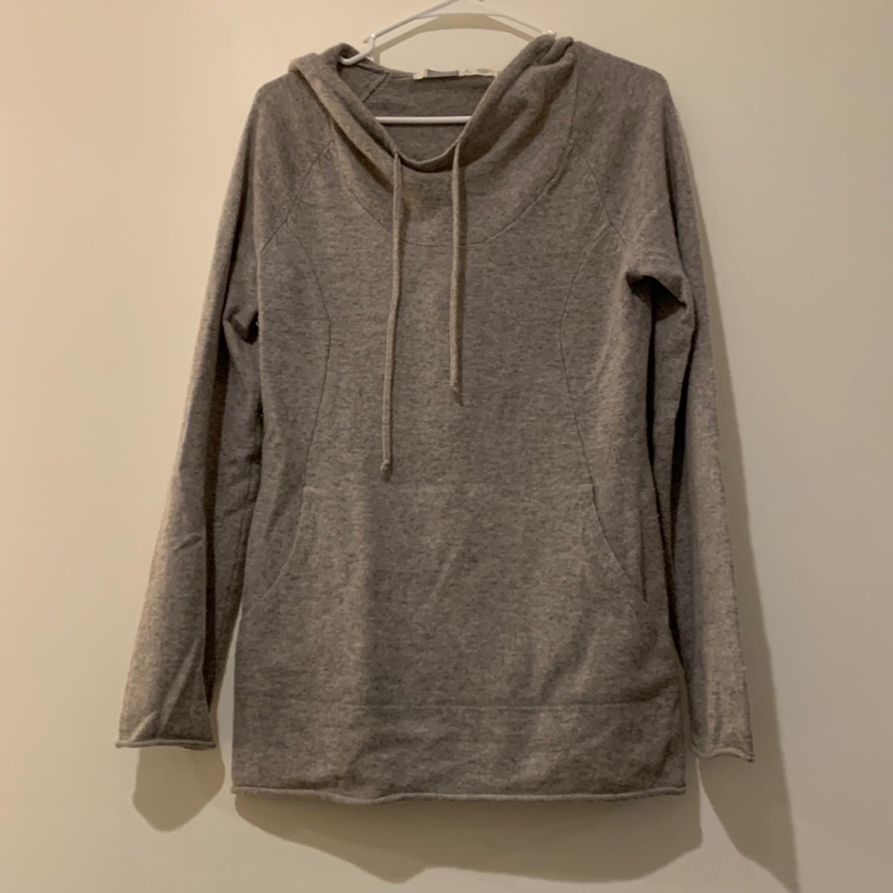 Women’s 100% cashmere Athleta sweater